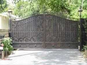 Metal front gate